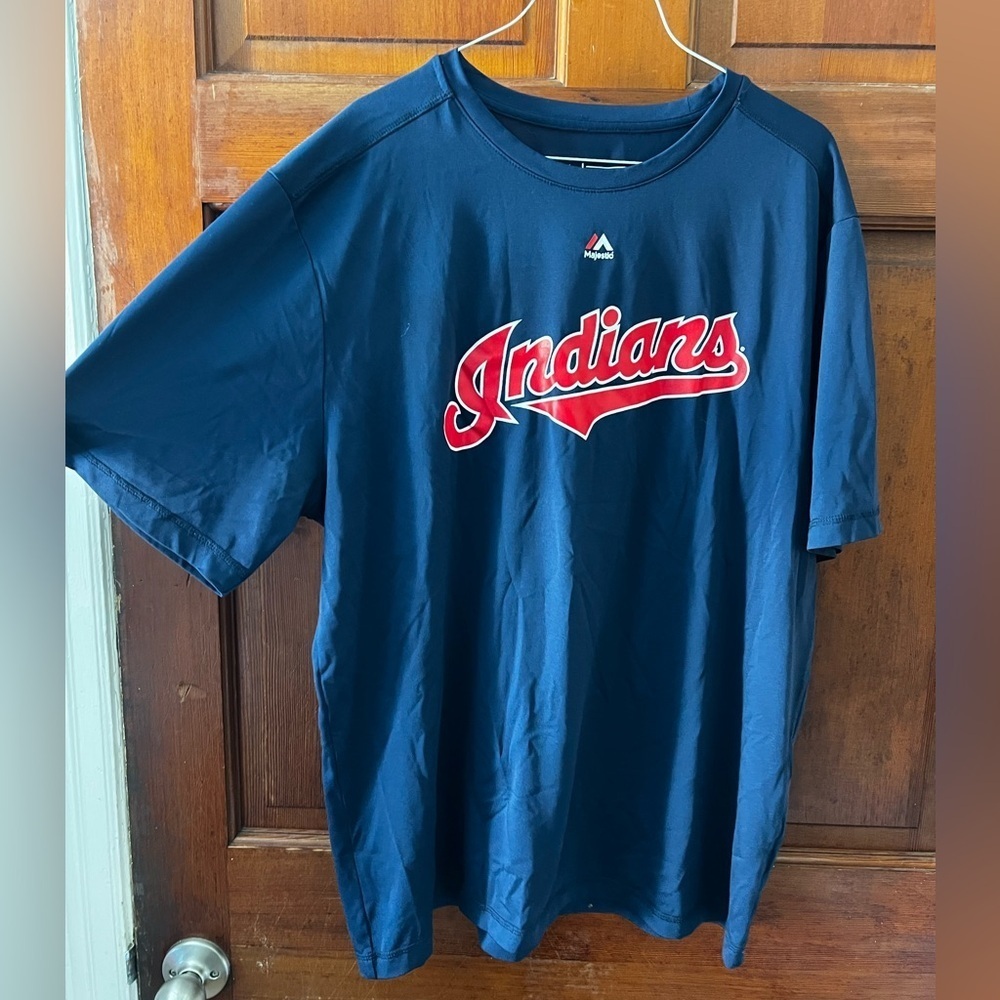 Cleveland Indians Edwin Encarnación #10 Majestic Tee – XL Baseball Jersey Shirt - Picture 5 of 5